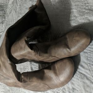 Women's size 11 wide calf knee boots, tan, gently used